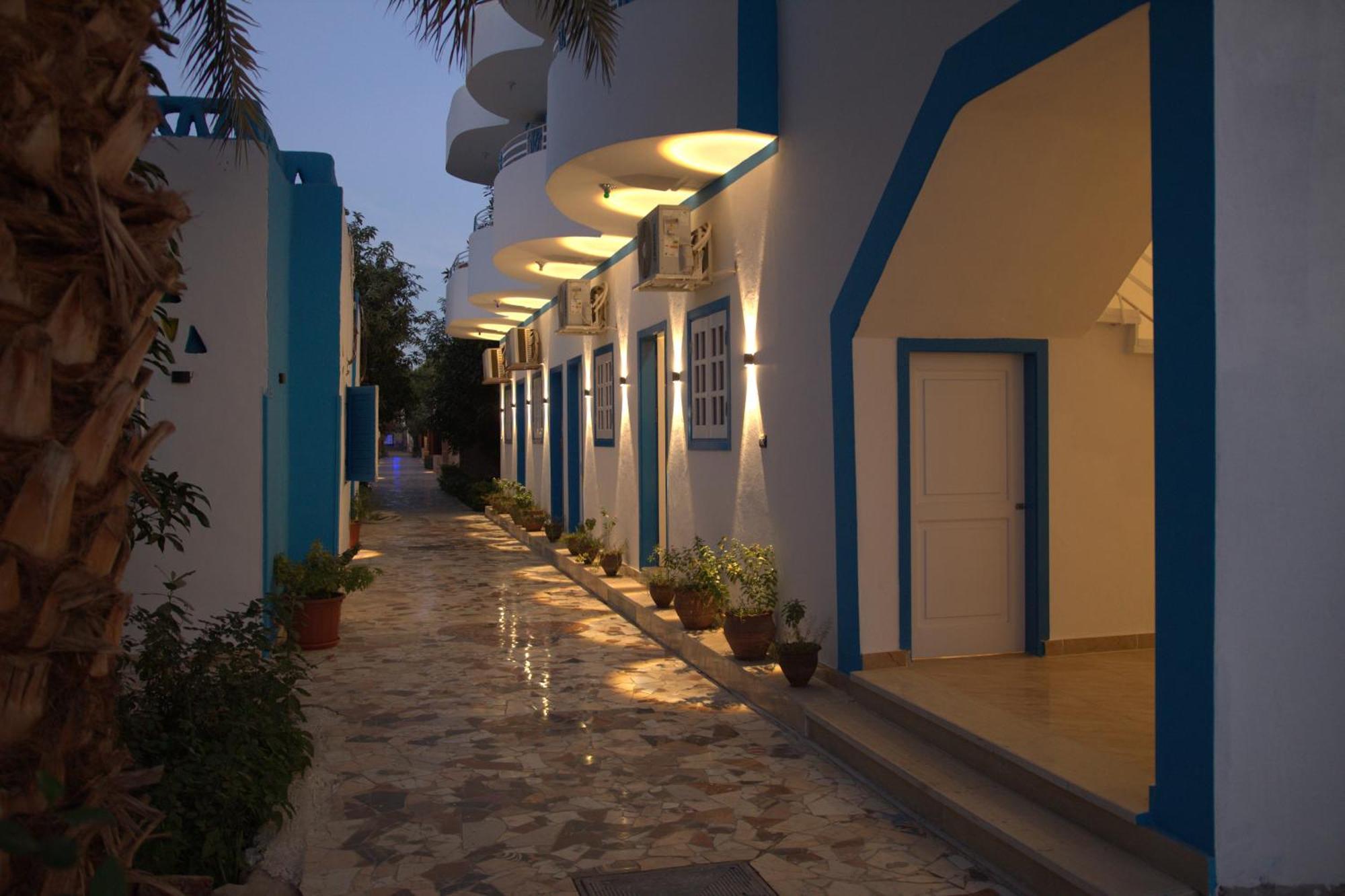 Al Baeirat Hotel Луксор Екстериор снимка
