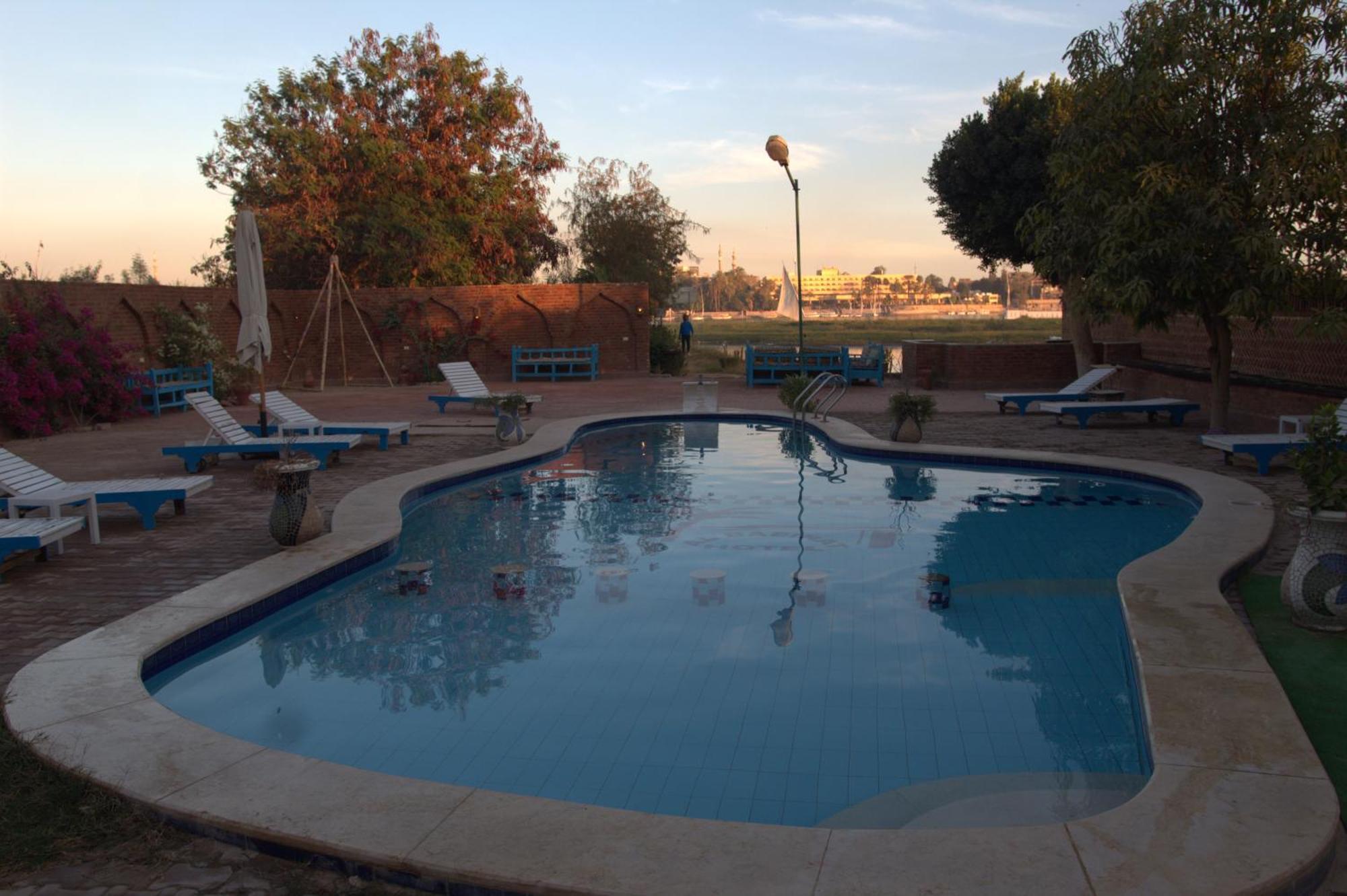 Al Baeirat Hotel Луксор Екстериор снимка