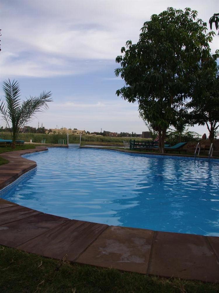 Al Baeirat Hotel Луксор Екстериор снимка