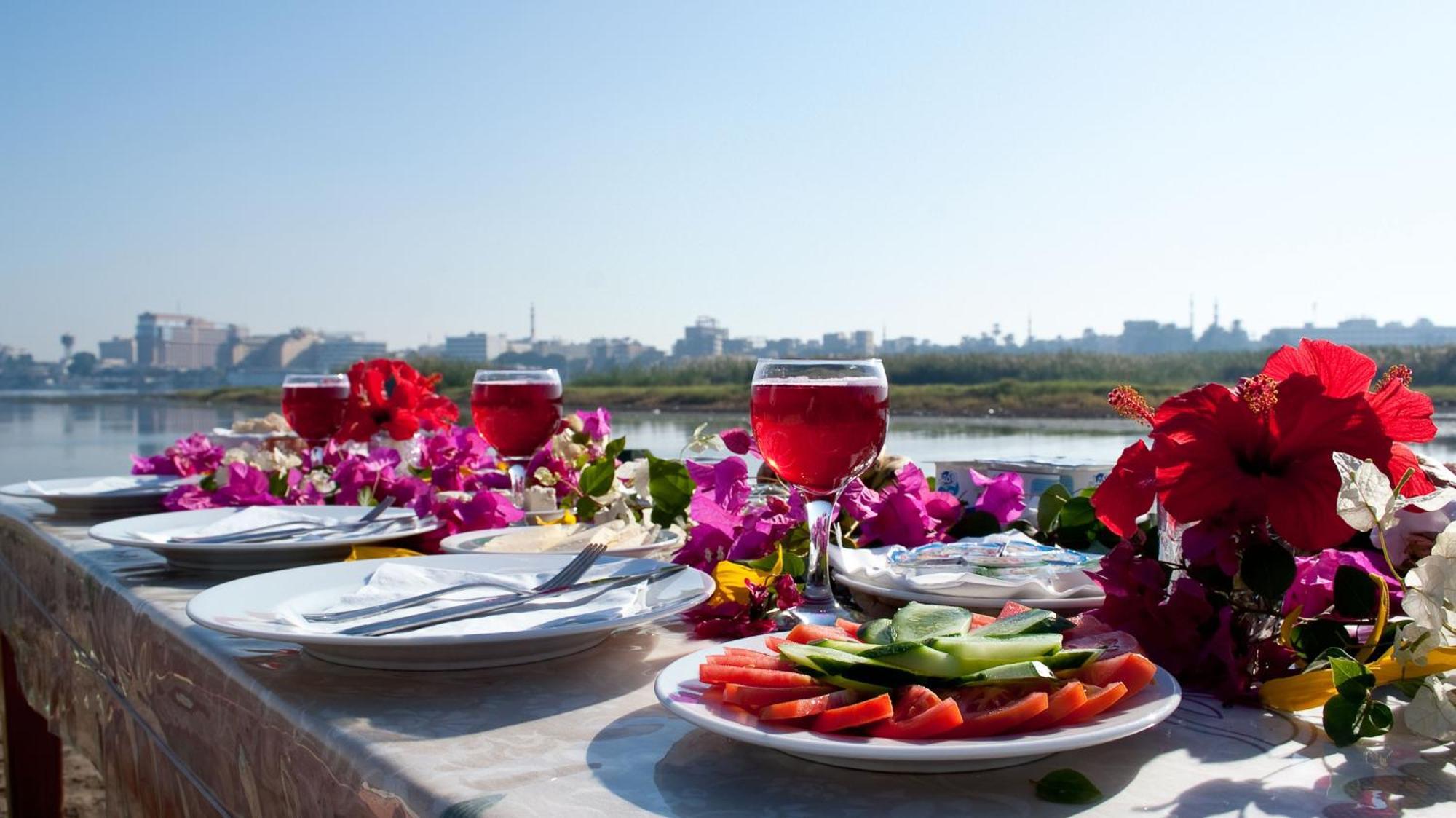 Al Baeirat Hotel Луксор Екстериор снимка